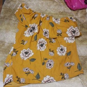 Off the shoulder top $Make an offer$